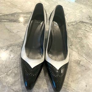 Stuart Weitzman Size 8 Black & White Heel